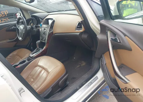 2013 Buick Verano Premium Group z USA, uszkodzony, nr VIN 1G4PT5SV9D4173456